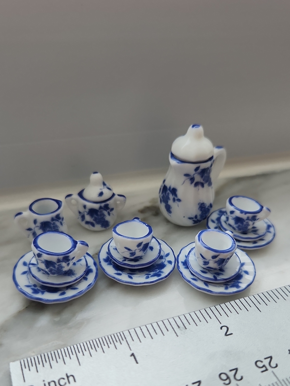 Miniature Porcelain Tea Set (Odoria) Dollhouse Decoration Accessories, Blue Grap